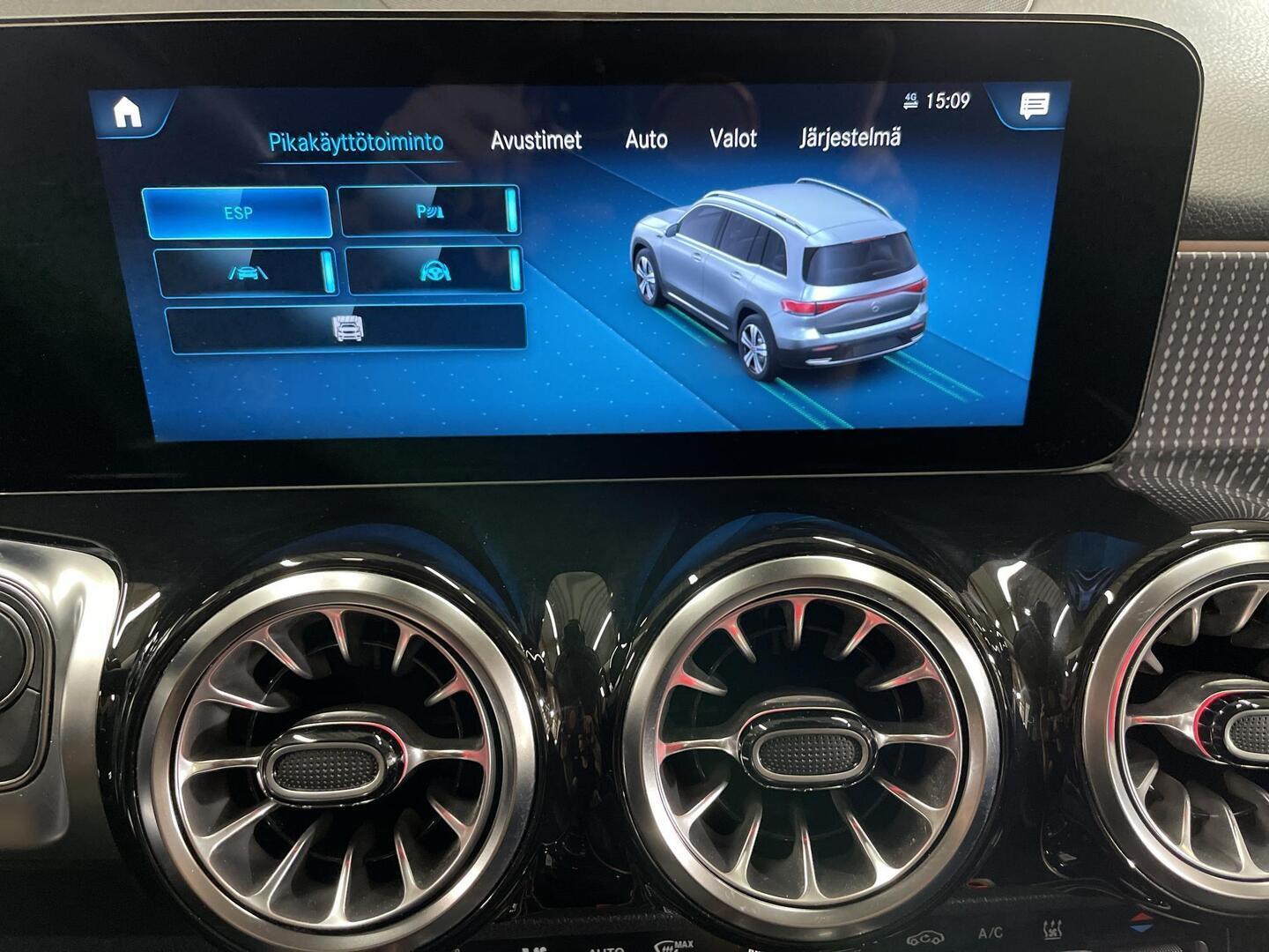 MERCEDES-BENZ EQB 2022