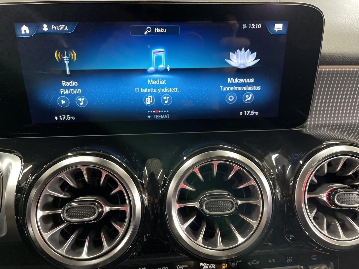 MERCEDES-BENZ EQB 2022