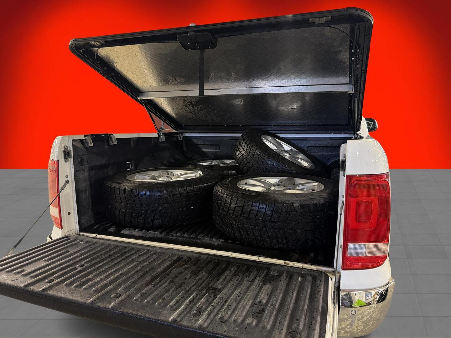 VOLKSWAGEN Amarok 2014