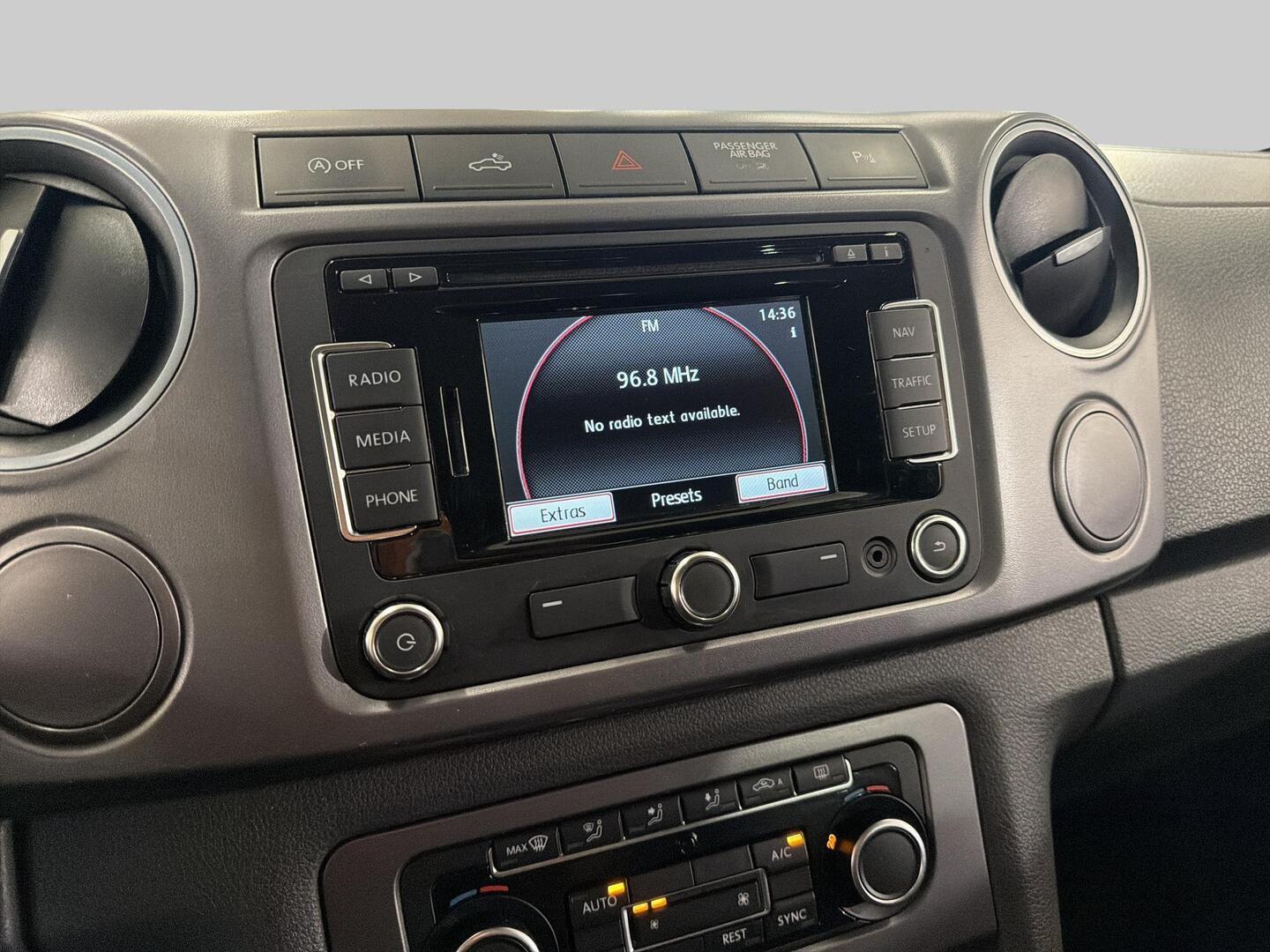 VOLKSWAGEN Amarok 2014