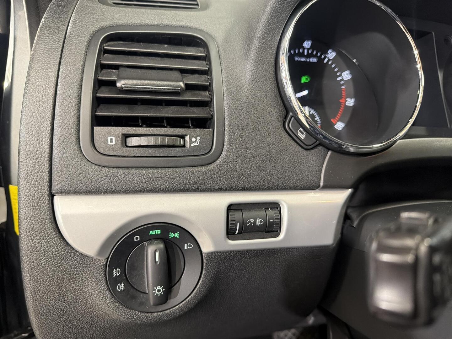 SKODA Yeti 2011