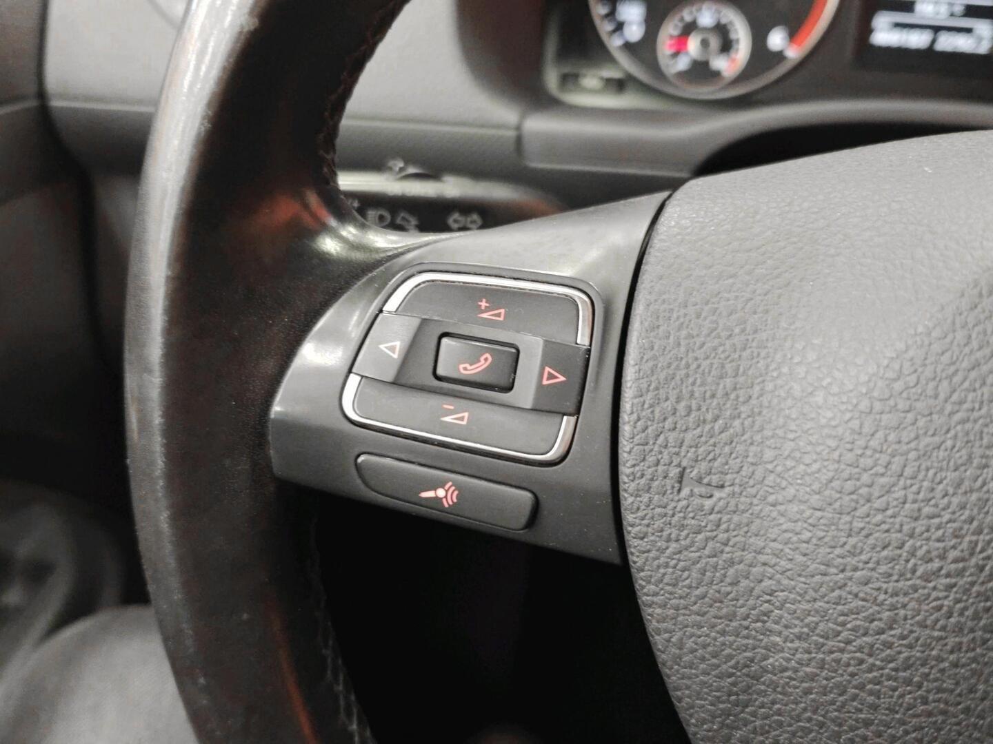 VOLKSWAGEN Caddy Maxi 2011