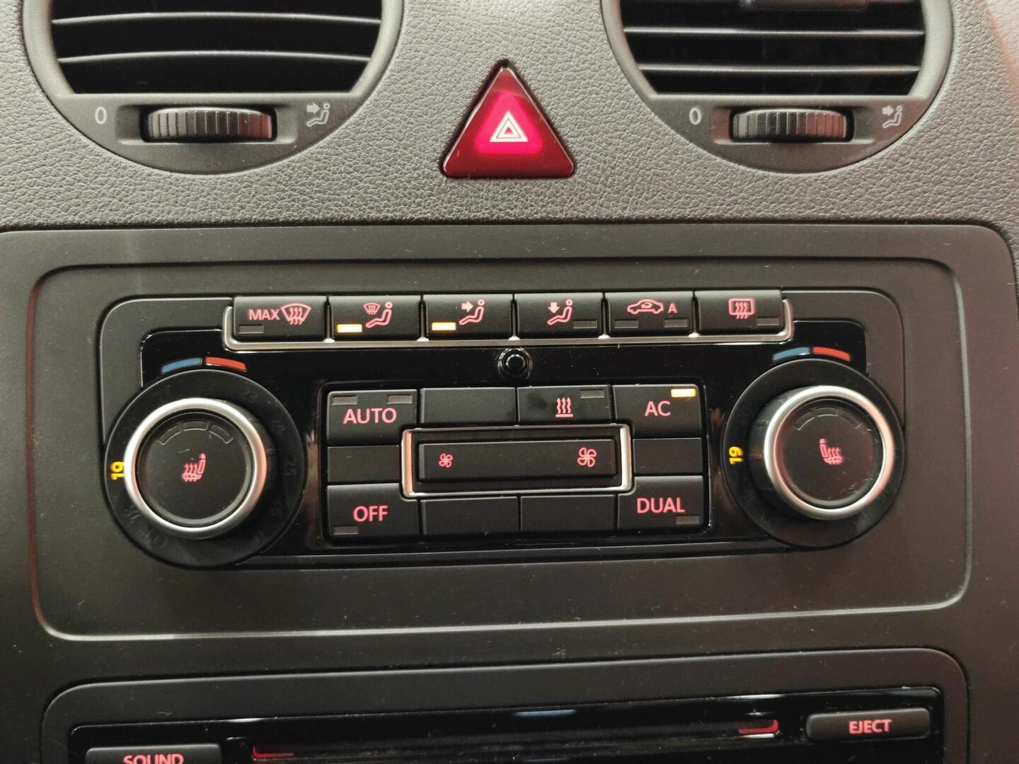 VOLKSWAGEN Caddy Maxi 2011