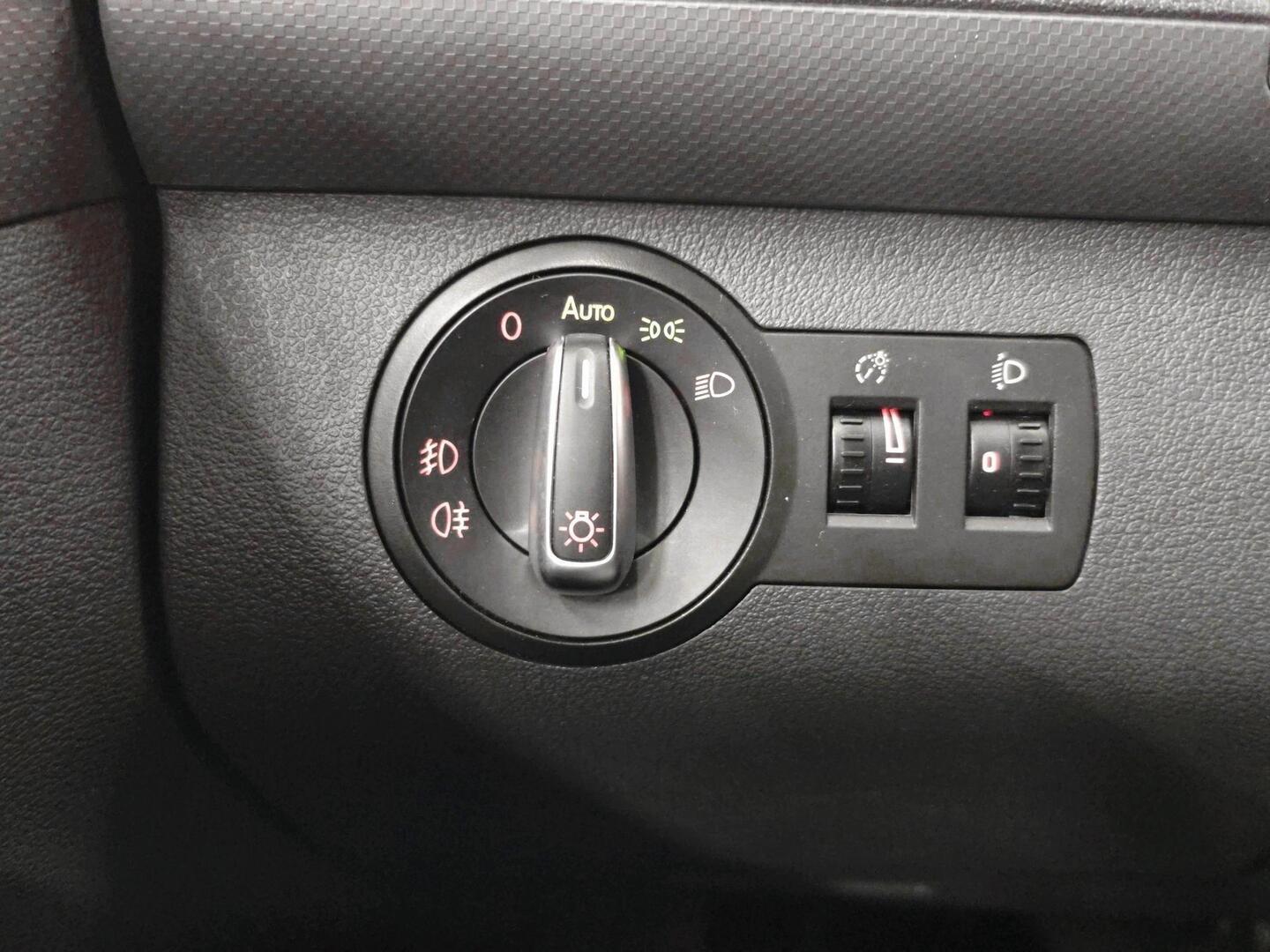 VOLKSWAGEN Caddy Maxi 2011