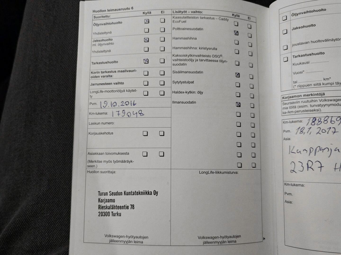 VOLKSWAGEN Caddy Maxi 2011