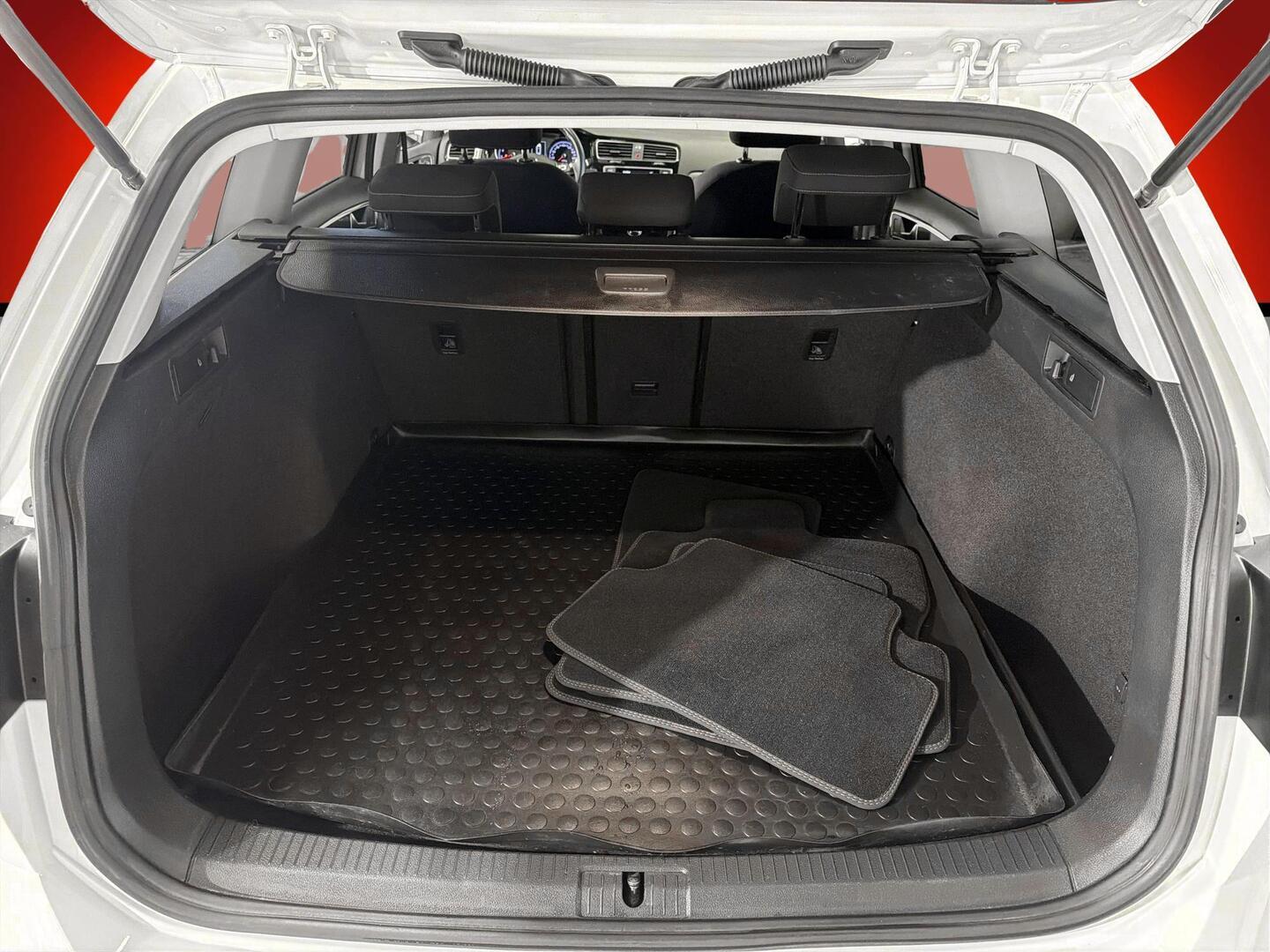 VOLKSWAGEN Golf 2016