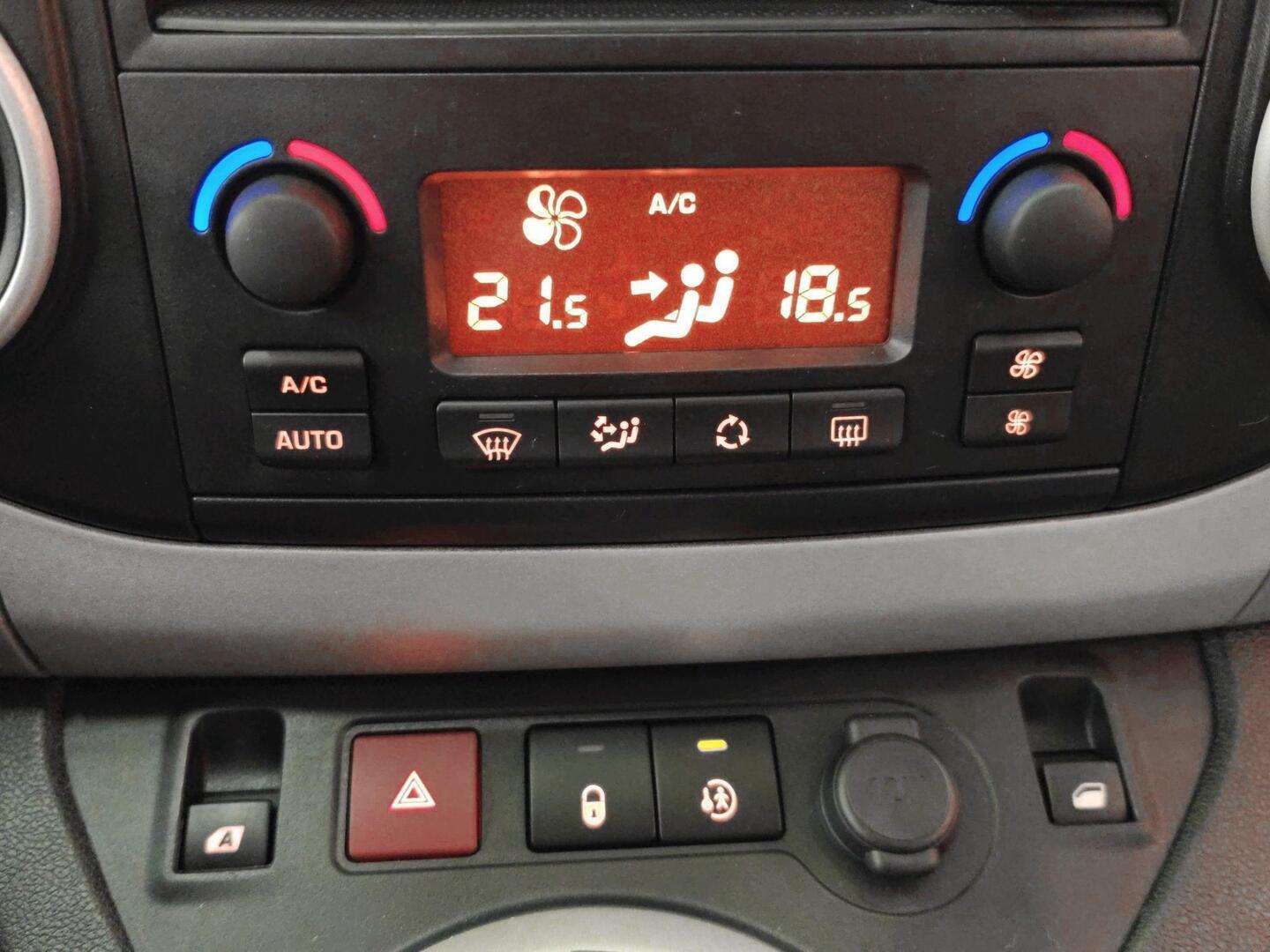 PEUGEOT Partner 2016