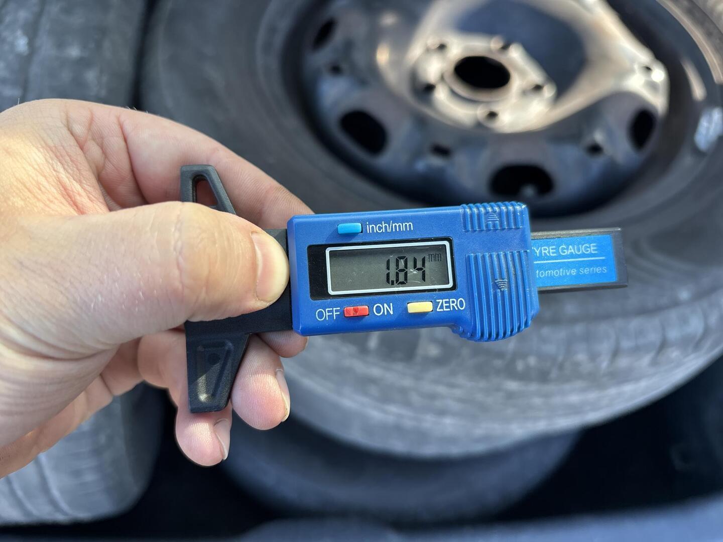 VOLKSWAGEN Polo 2002