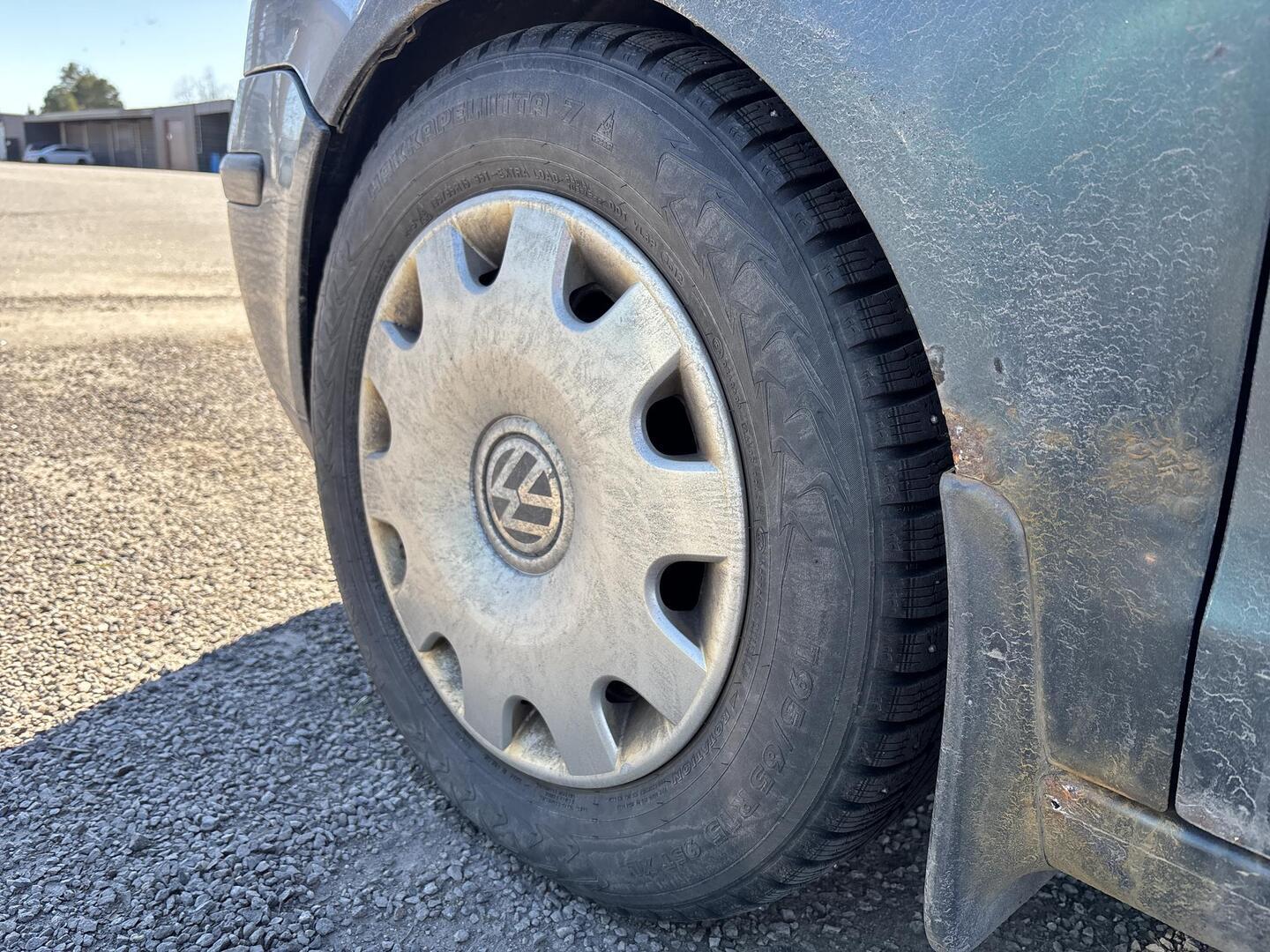 VOLKSWAGEN Polo 2002