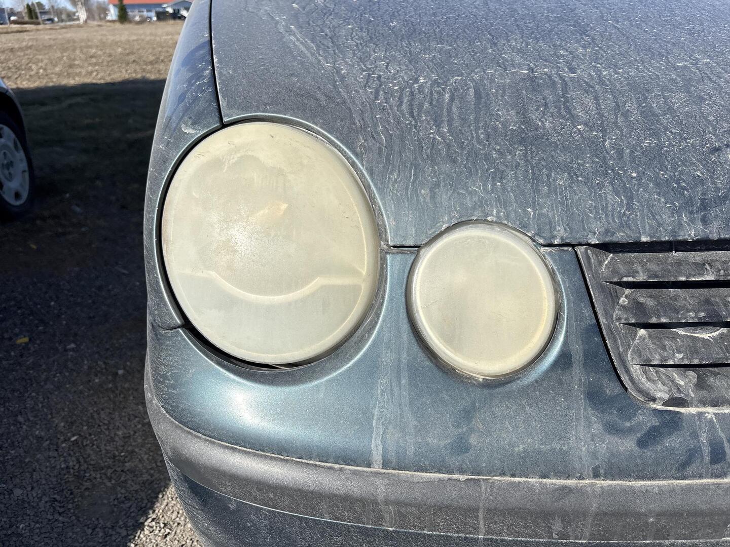 VOLKSWAGEN Polo 2002