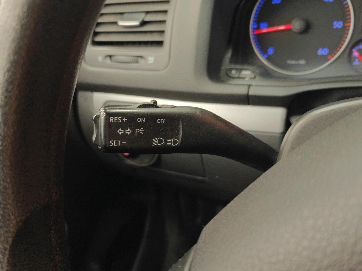 VOLKSWAGEN Jetta 2006