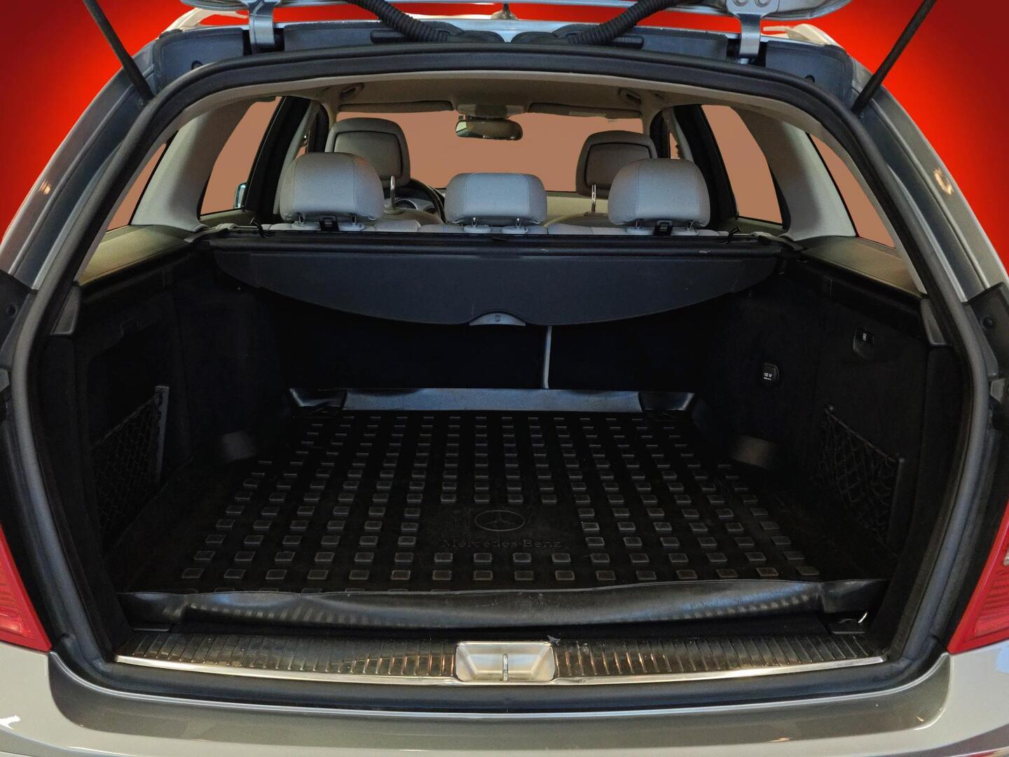 MERCEDES-BENZ C 2009