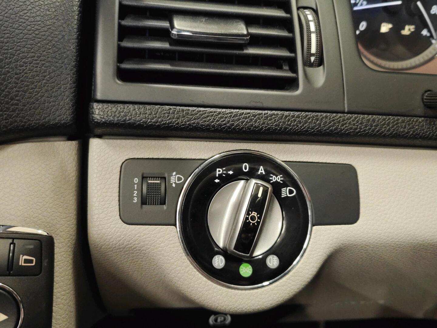 MERCEDES-BENZ C 2009