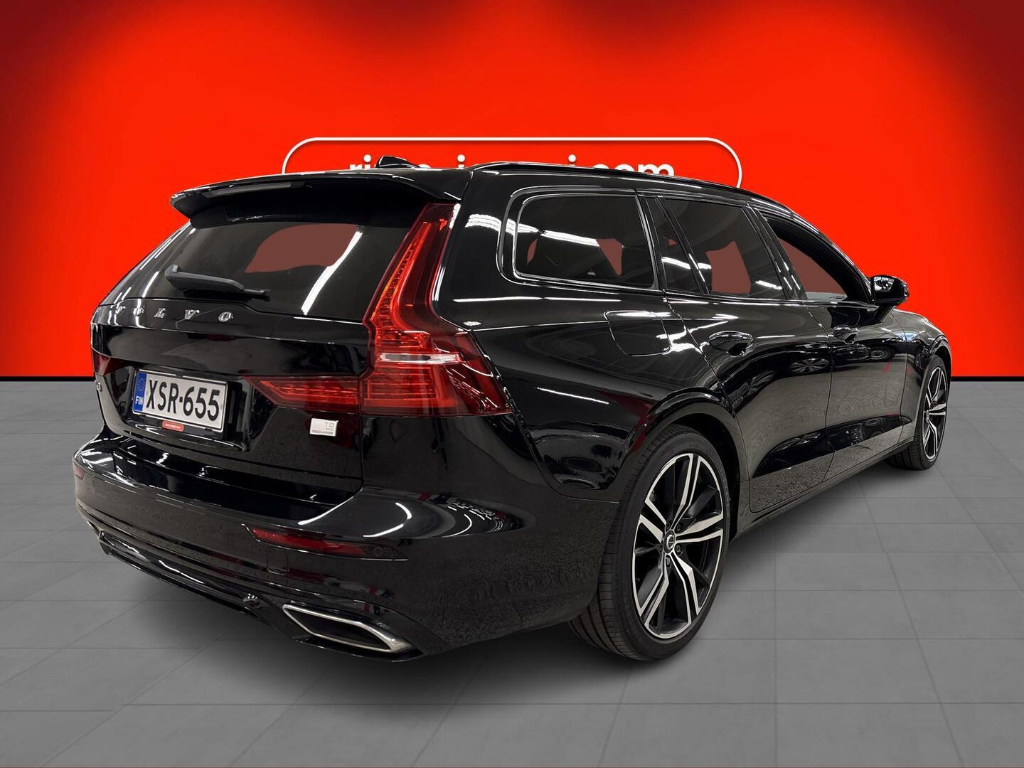 VOLVO V60 2020