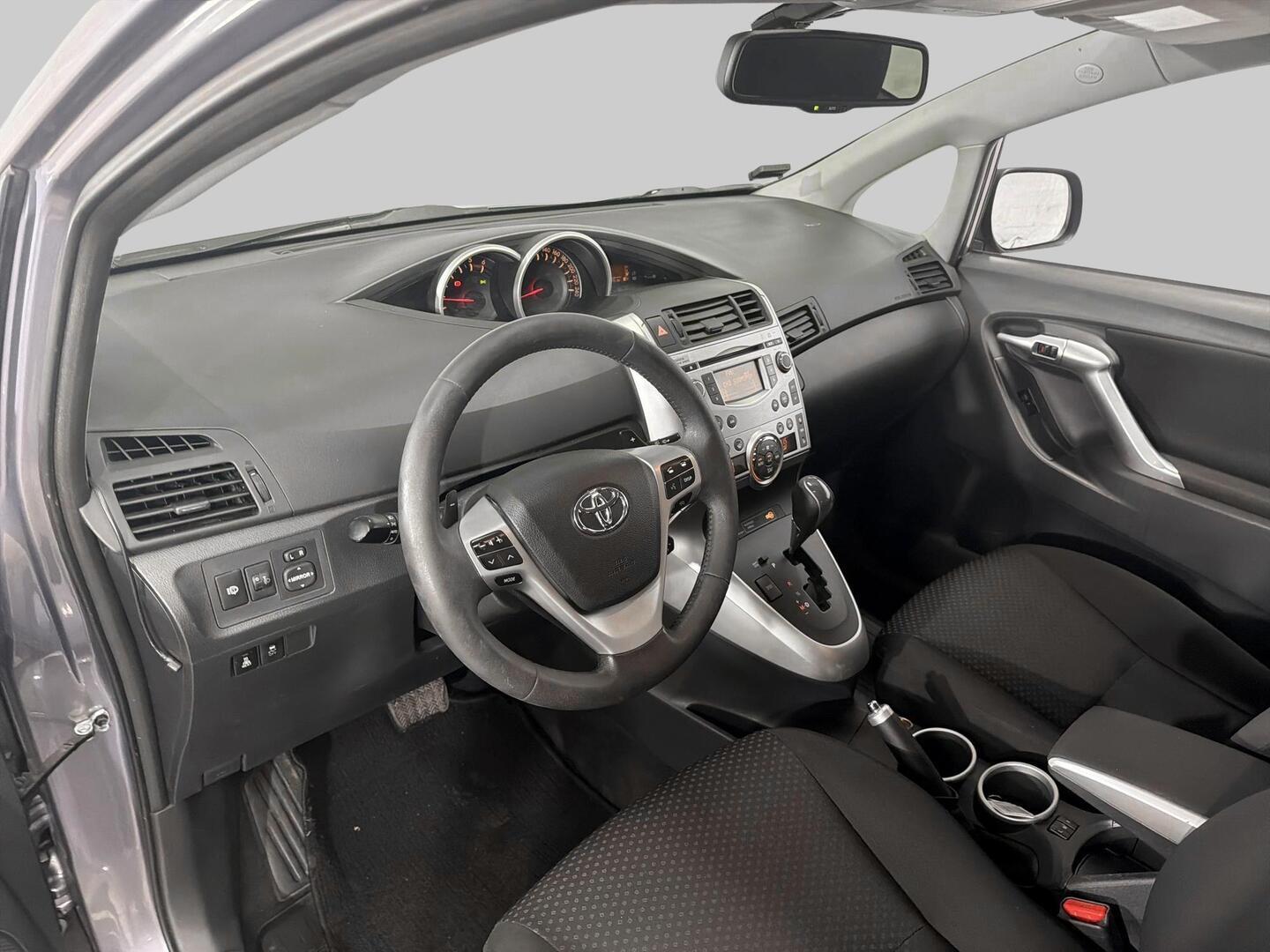 TOYOTA Verso 2011