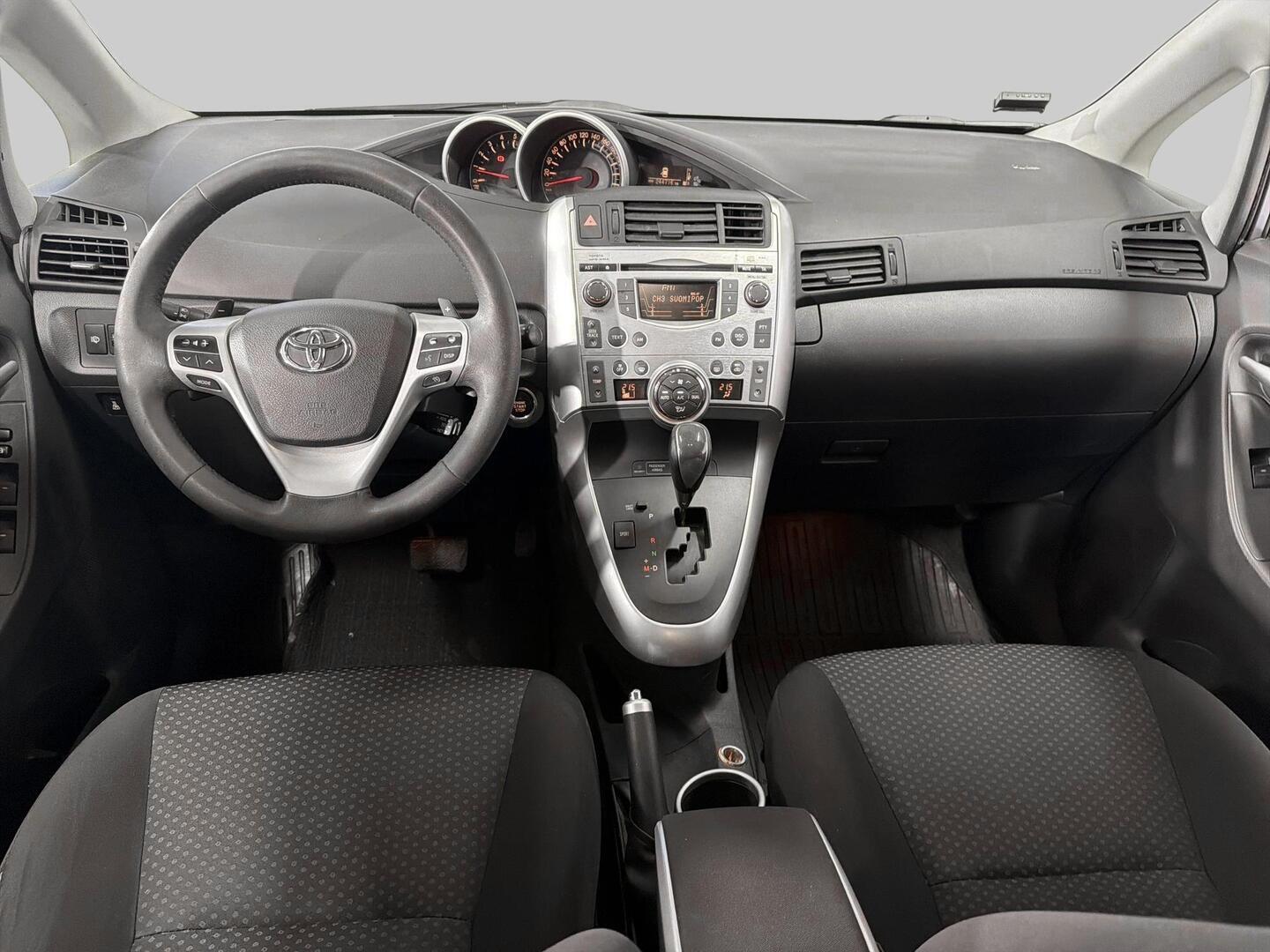 TOYOTA Verso 2011