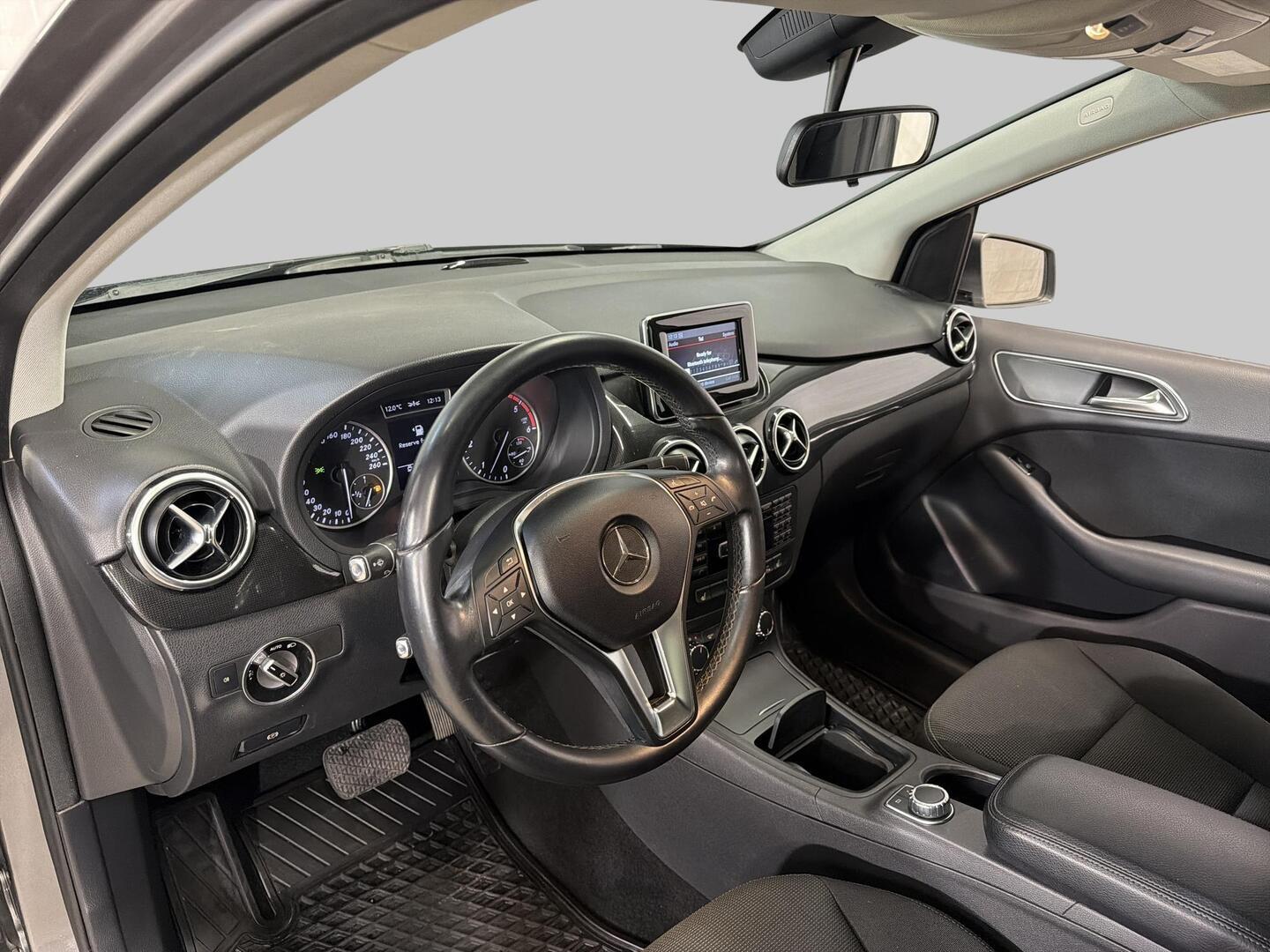 MERCEDES-BENZ B 2013