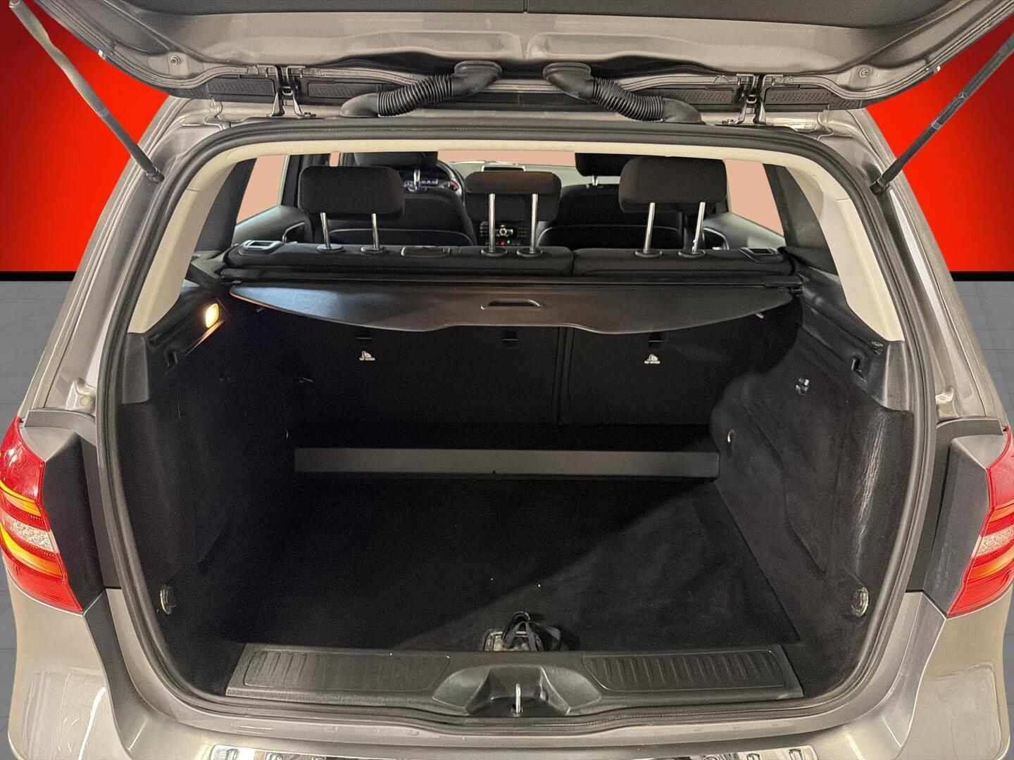 MERCEDES-BENZ B 2013