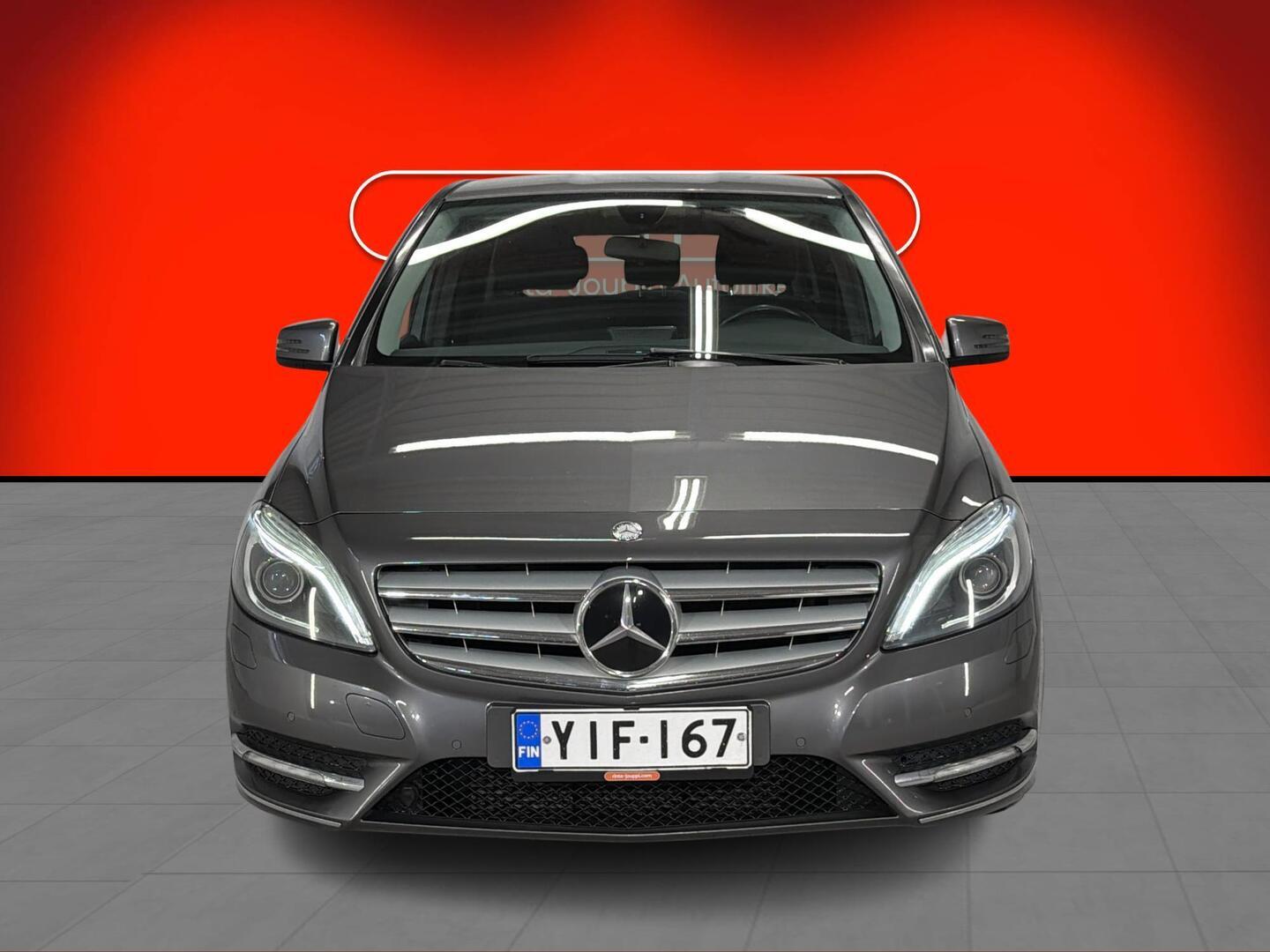 MERCEDES-BENZ B 2013