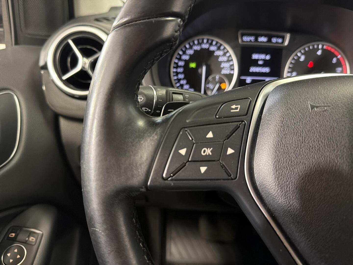 MERCEDES-BENZ B 2013