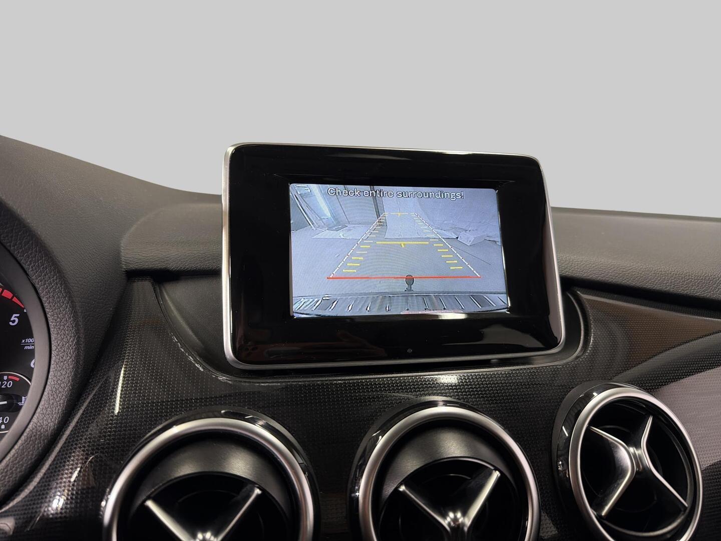 MERCEDES-BENZ B 2013