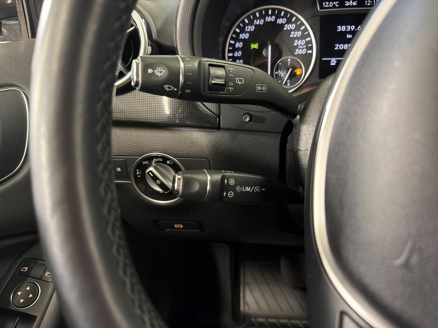 MERCEDES-BENZ B 2013