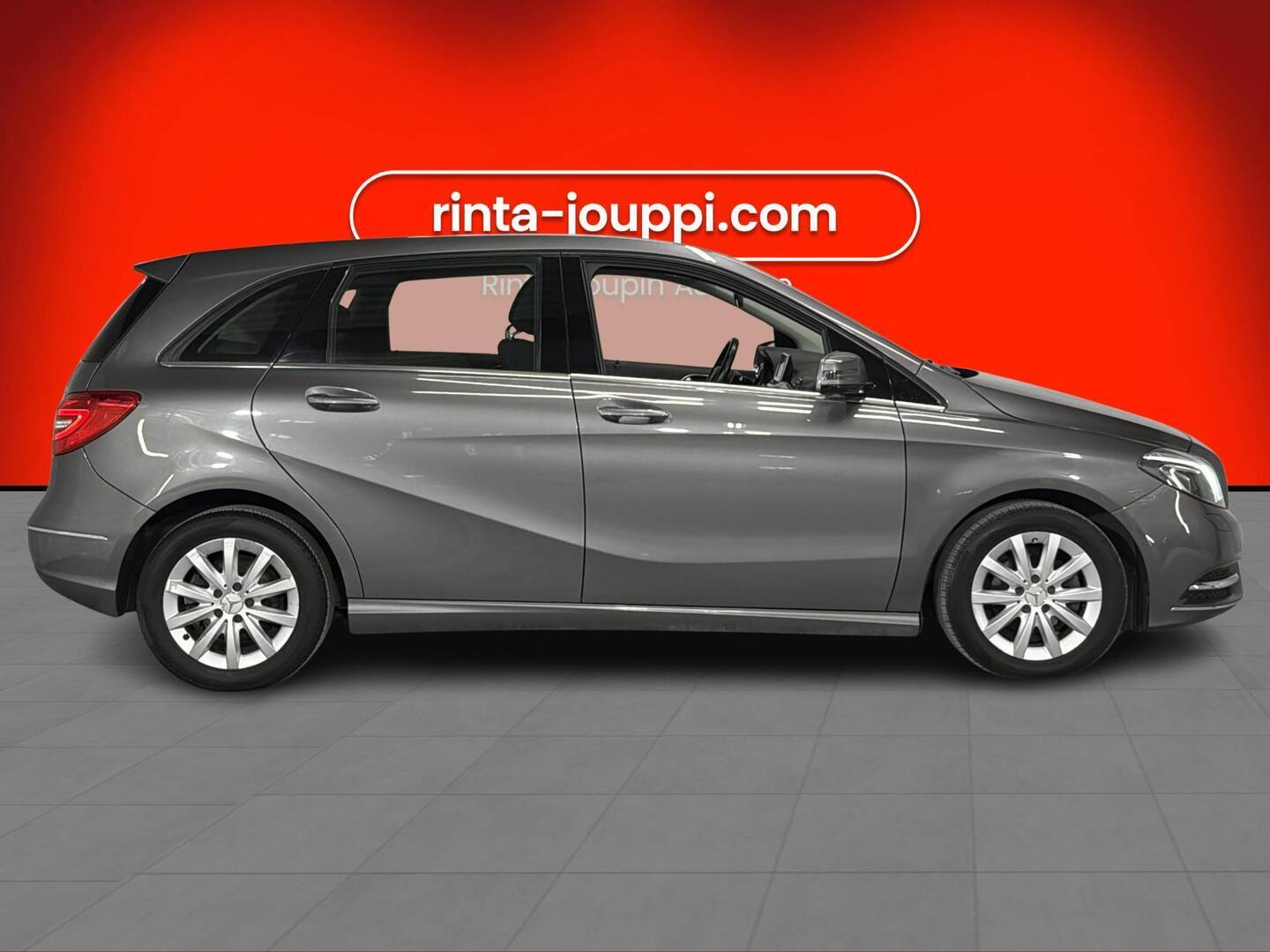 MERCEDES-BENZ B 2013