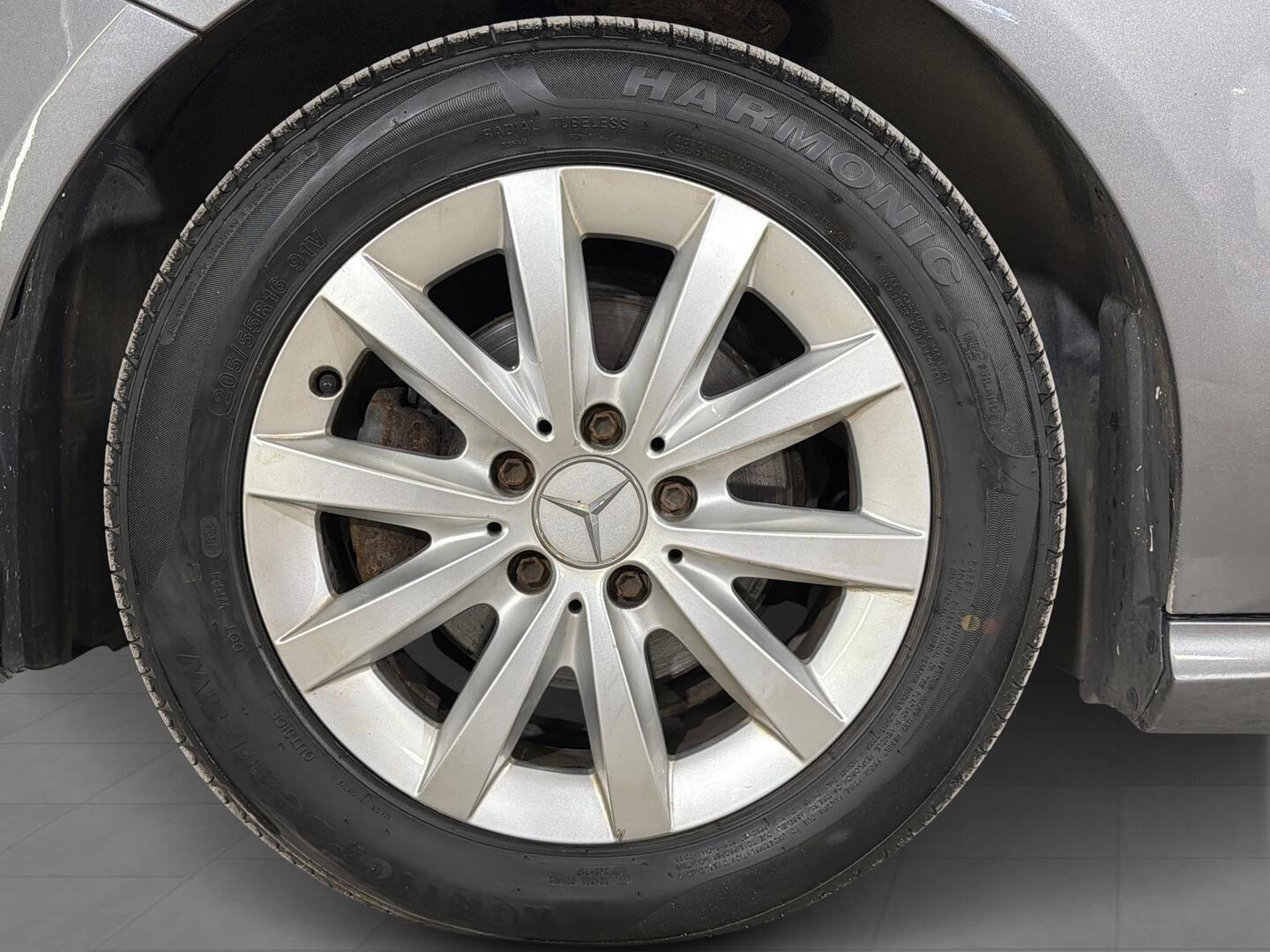 MERCEDES-BENZ B 2013