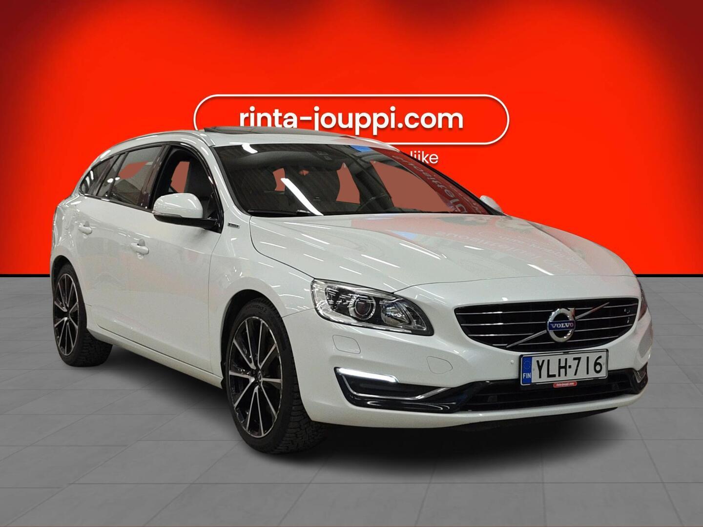 VOLVO V60 2015