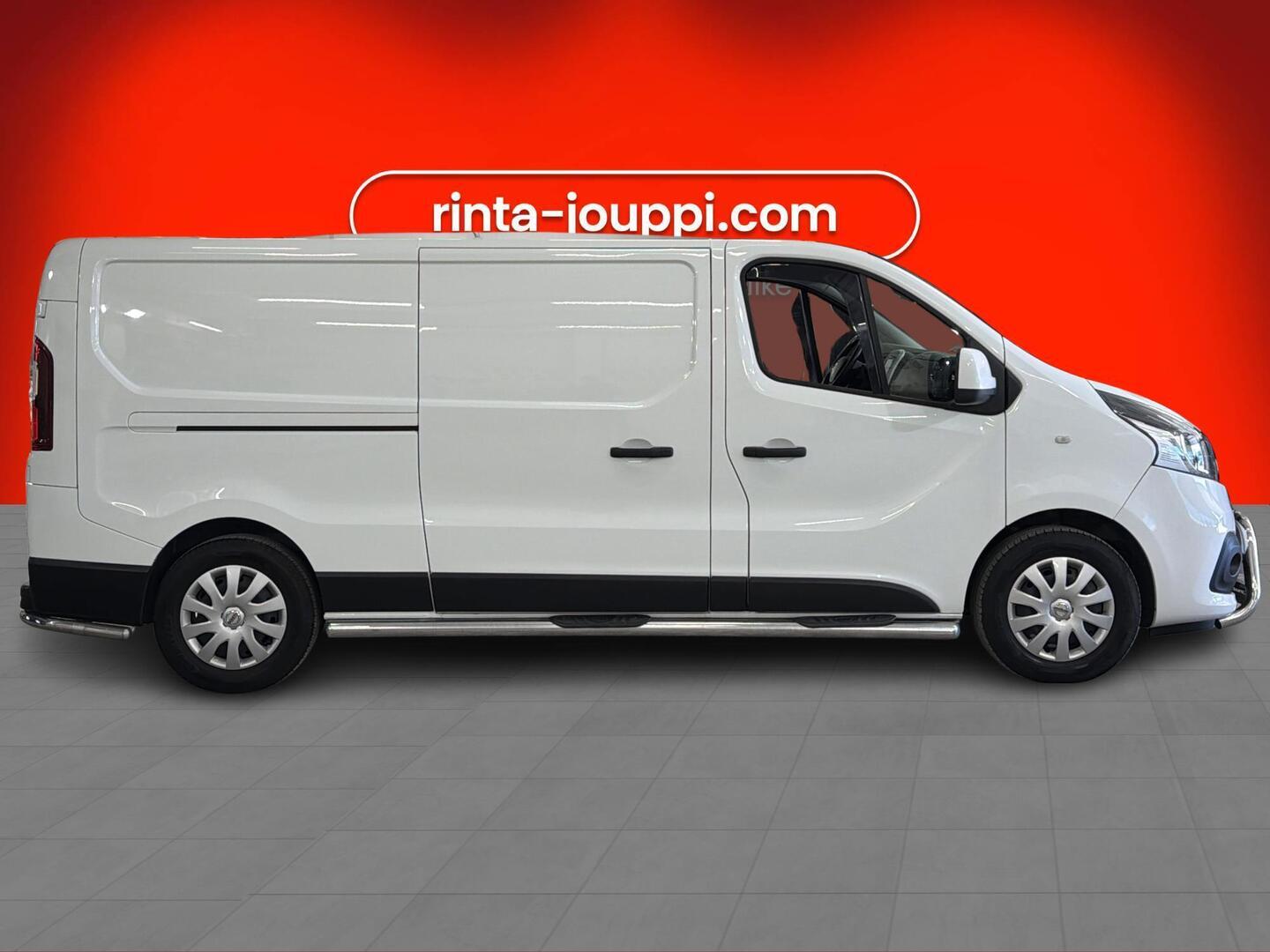 NISSAN NV300 2021