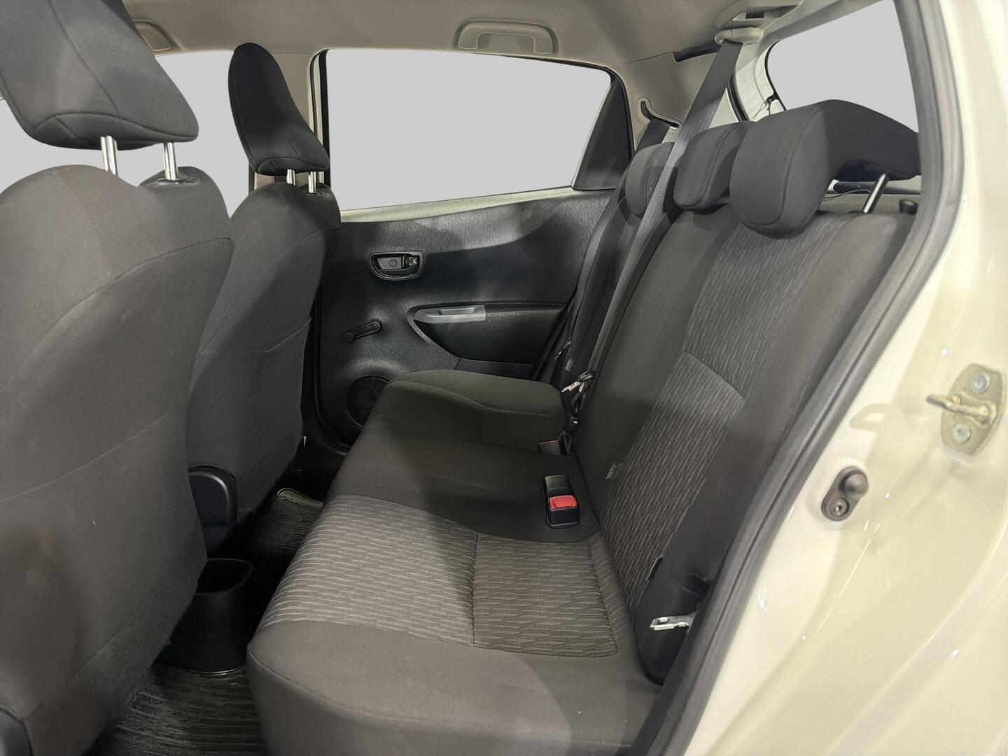 TOYOTA Yaris 2012