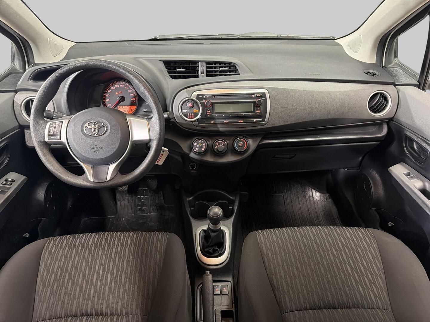 TOYOTA Yaris 2012