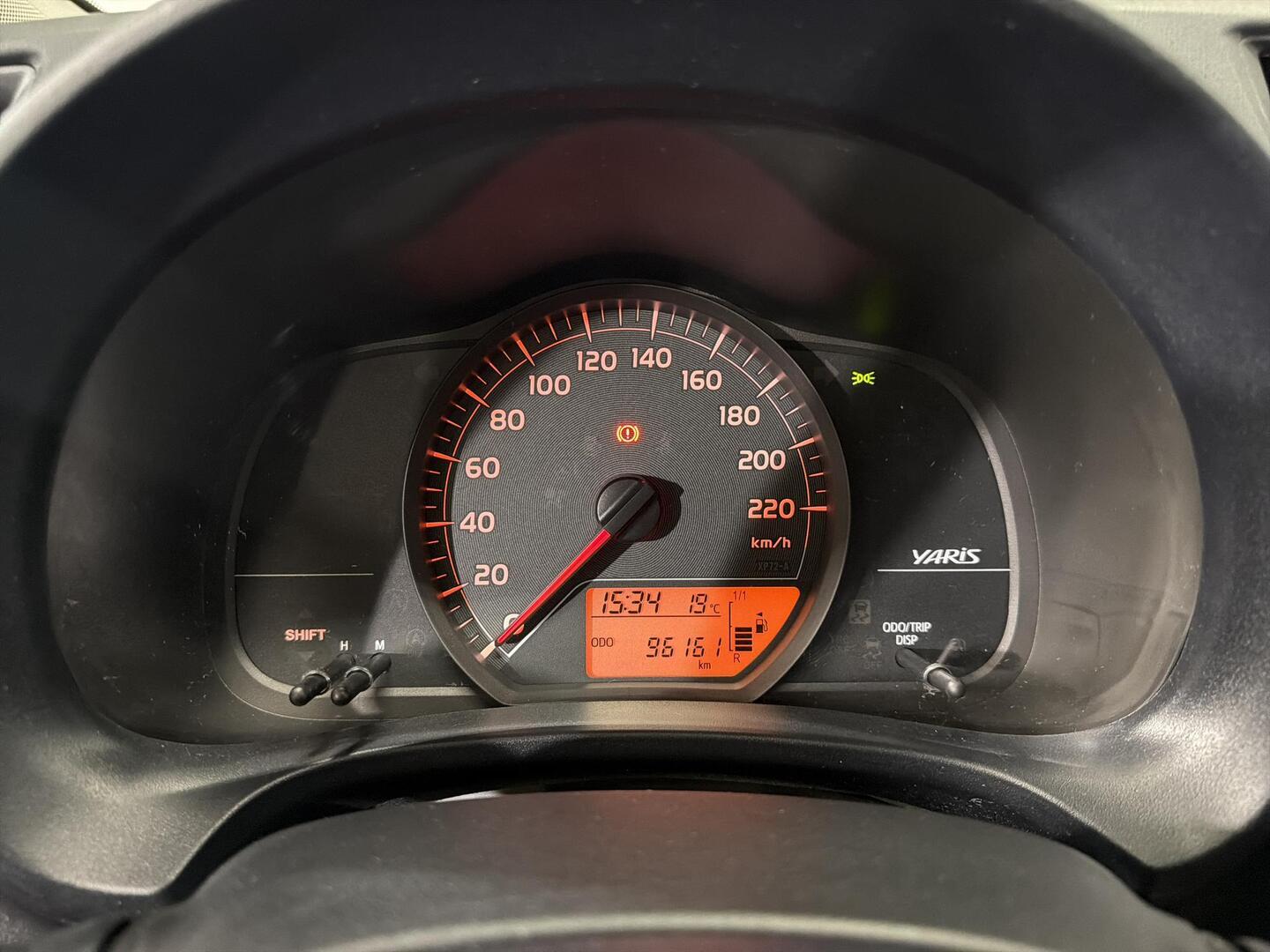 TOYOTA Yaris 2012
