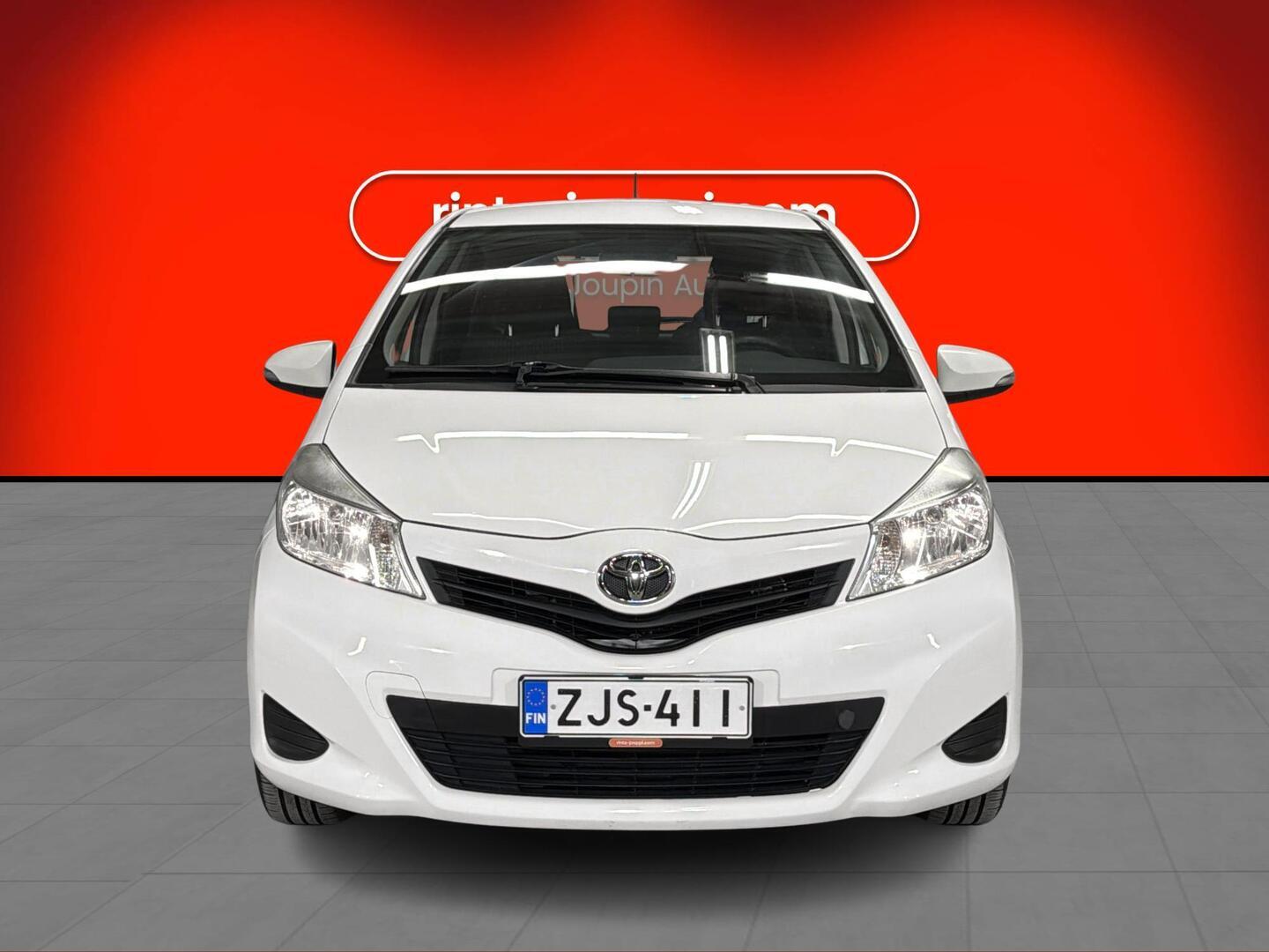 TOYOTA Yaris 2012