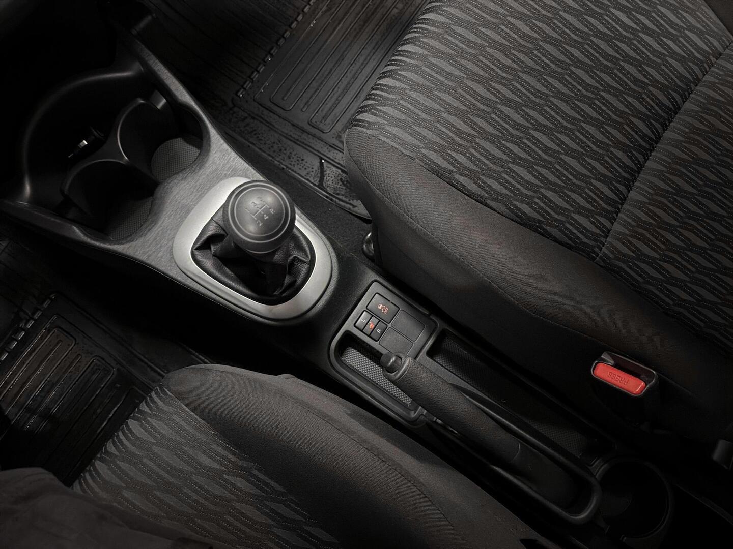 TOYOTA Yaris 2012