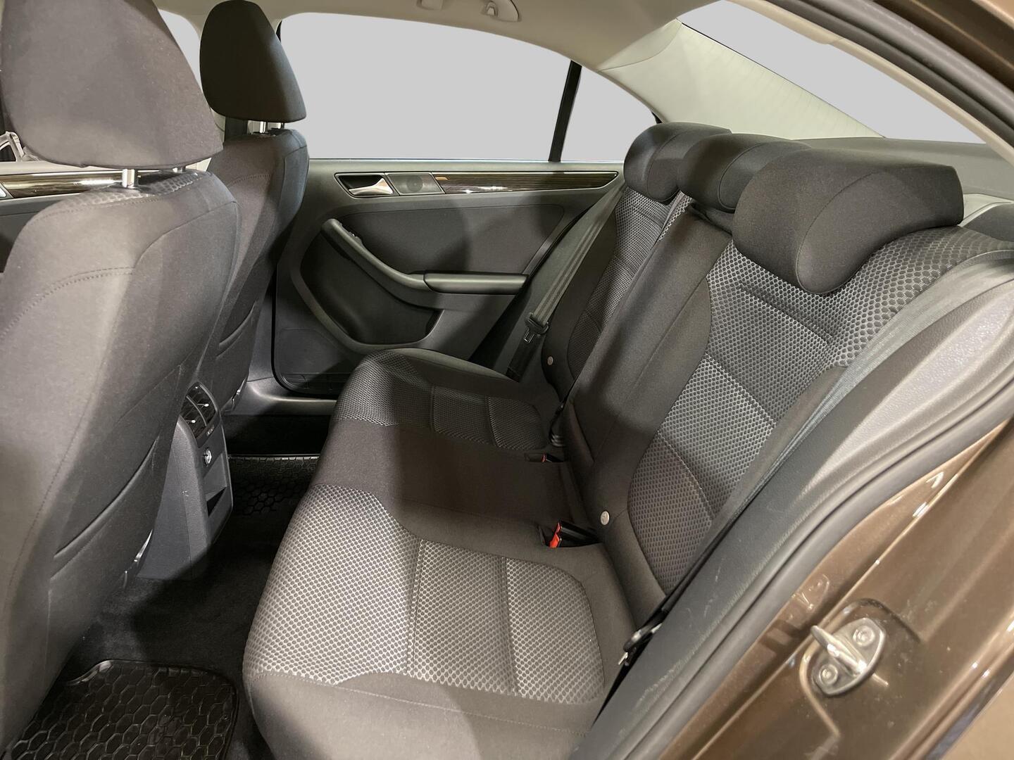 VOLKSWAGEN Jetta 2015