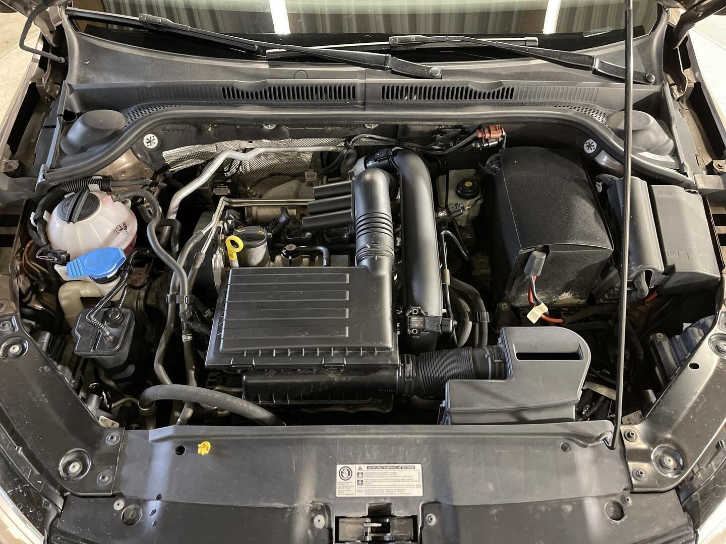 VOLKSWAGEN Jetta 2015