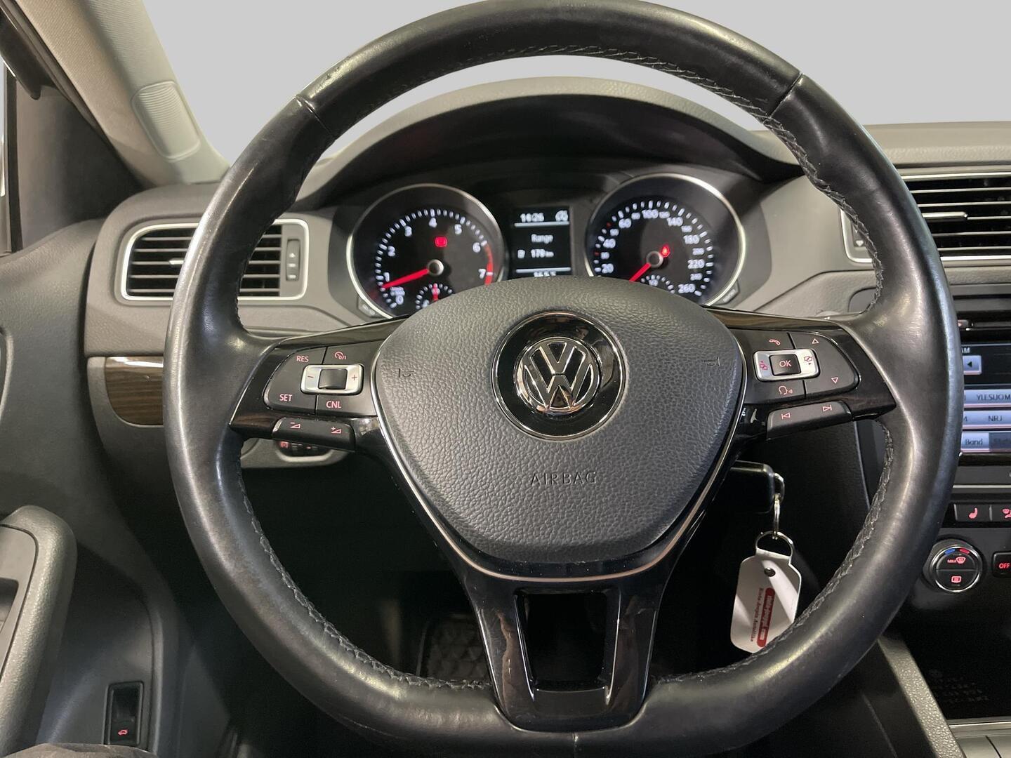 VOLKSWAGEN Jetta 2015