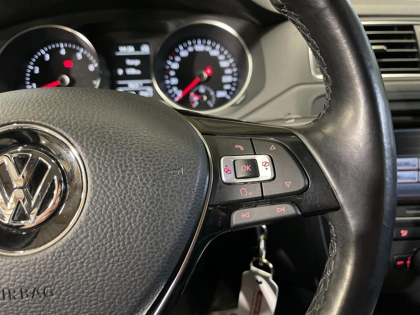 VOLKSWAGEN Jetta 2015