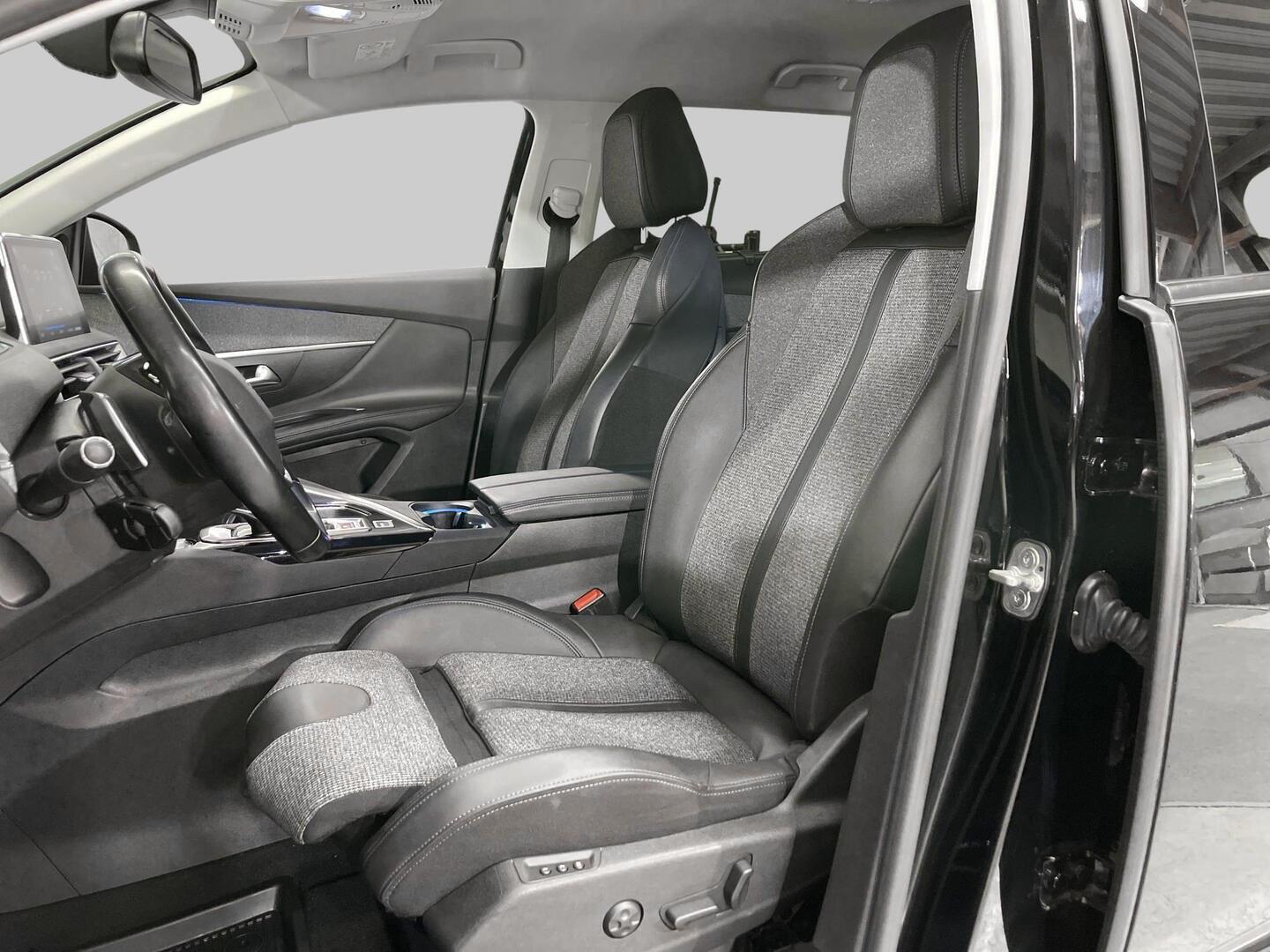 PEUGEOT 5008 2019