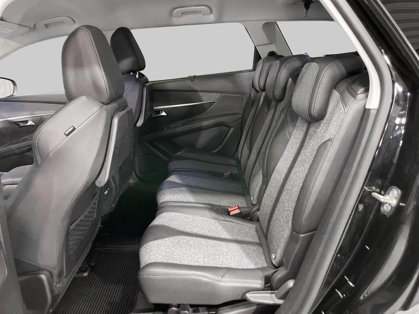 PEUGEOT 5008 2019