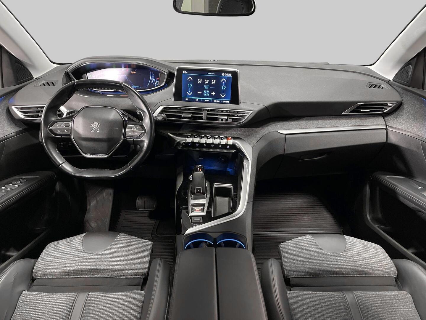 PEUGEOT 5008 2019