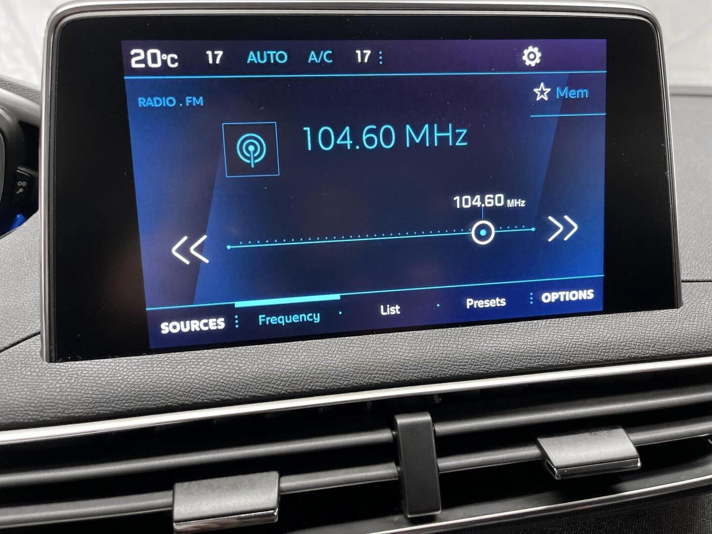 PEUGEOT 5008 2019