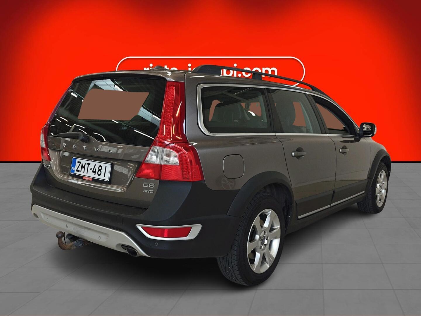 VOLVO XC70 2011