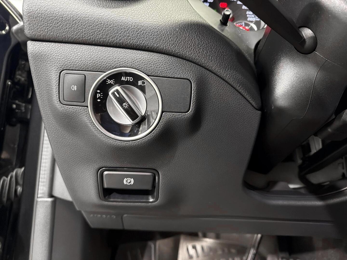 MERCEDES-BENZ GLA 2020