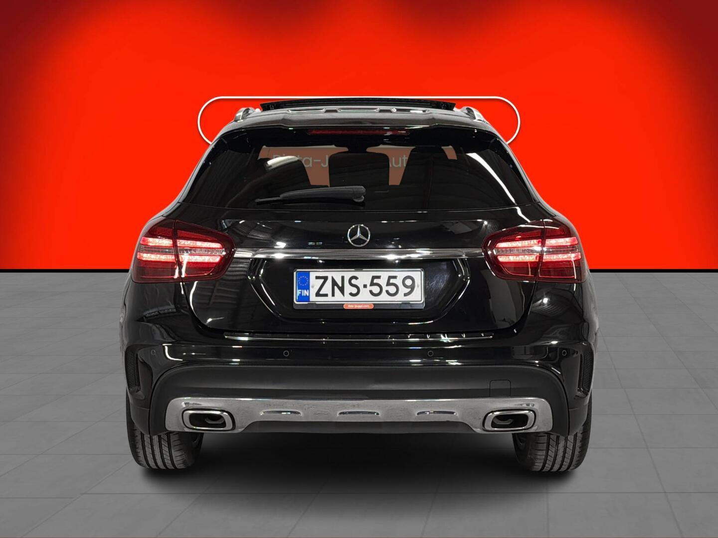 MERCEDES-BENZ GLA 2020