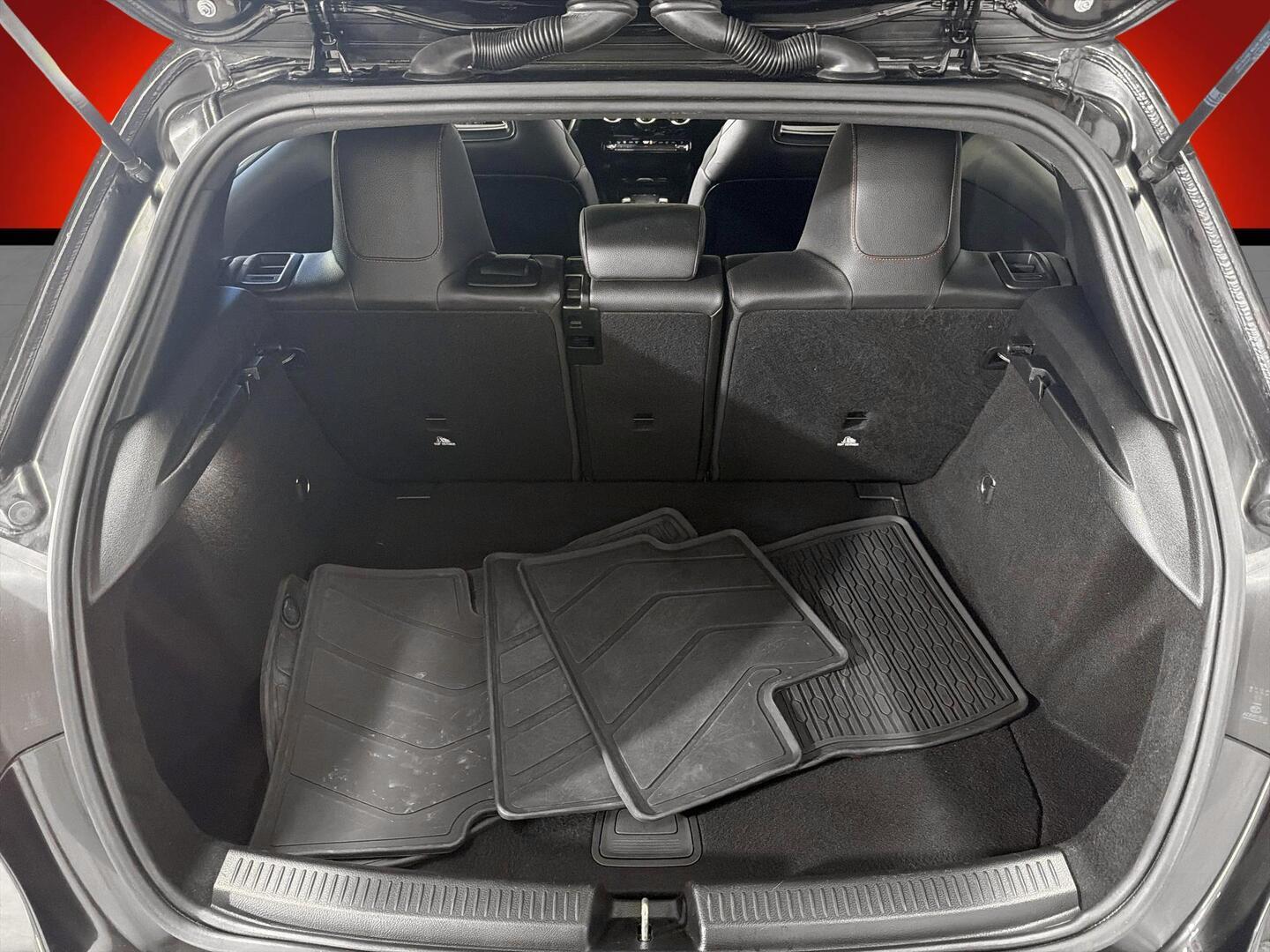 MERCEDES-BENZ A 2019