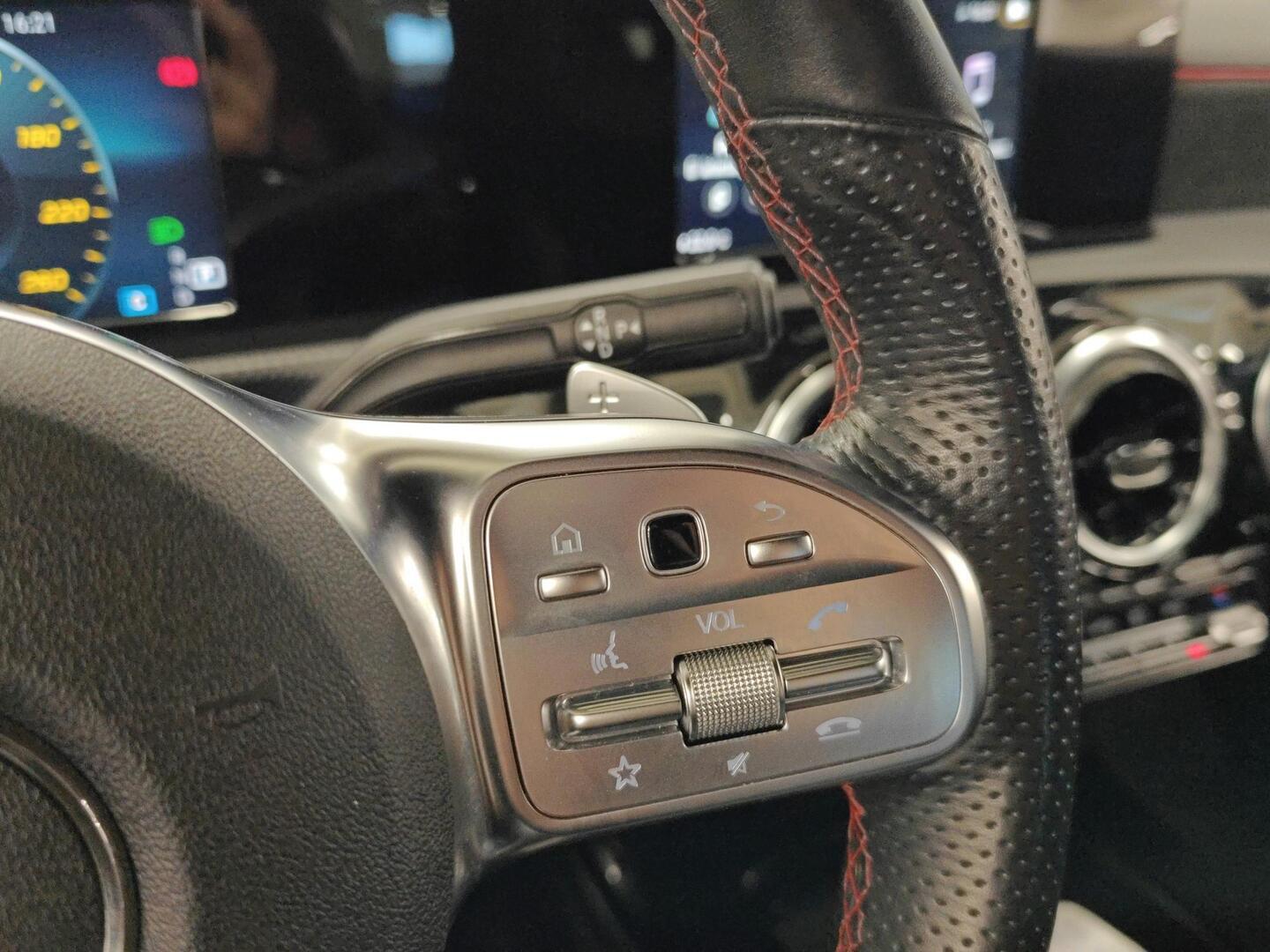 MERCEDES-BENZ A 2019