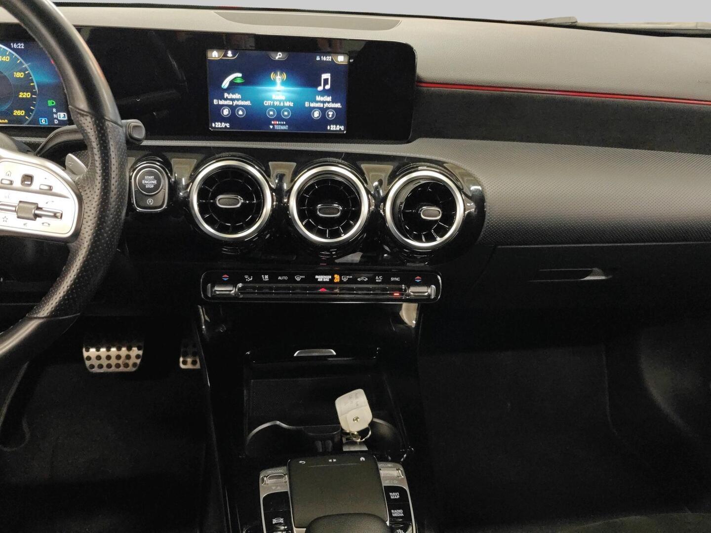 MERCEDES-BENZ A 2019