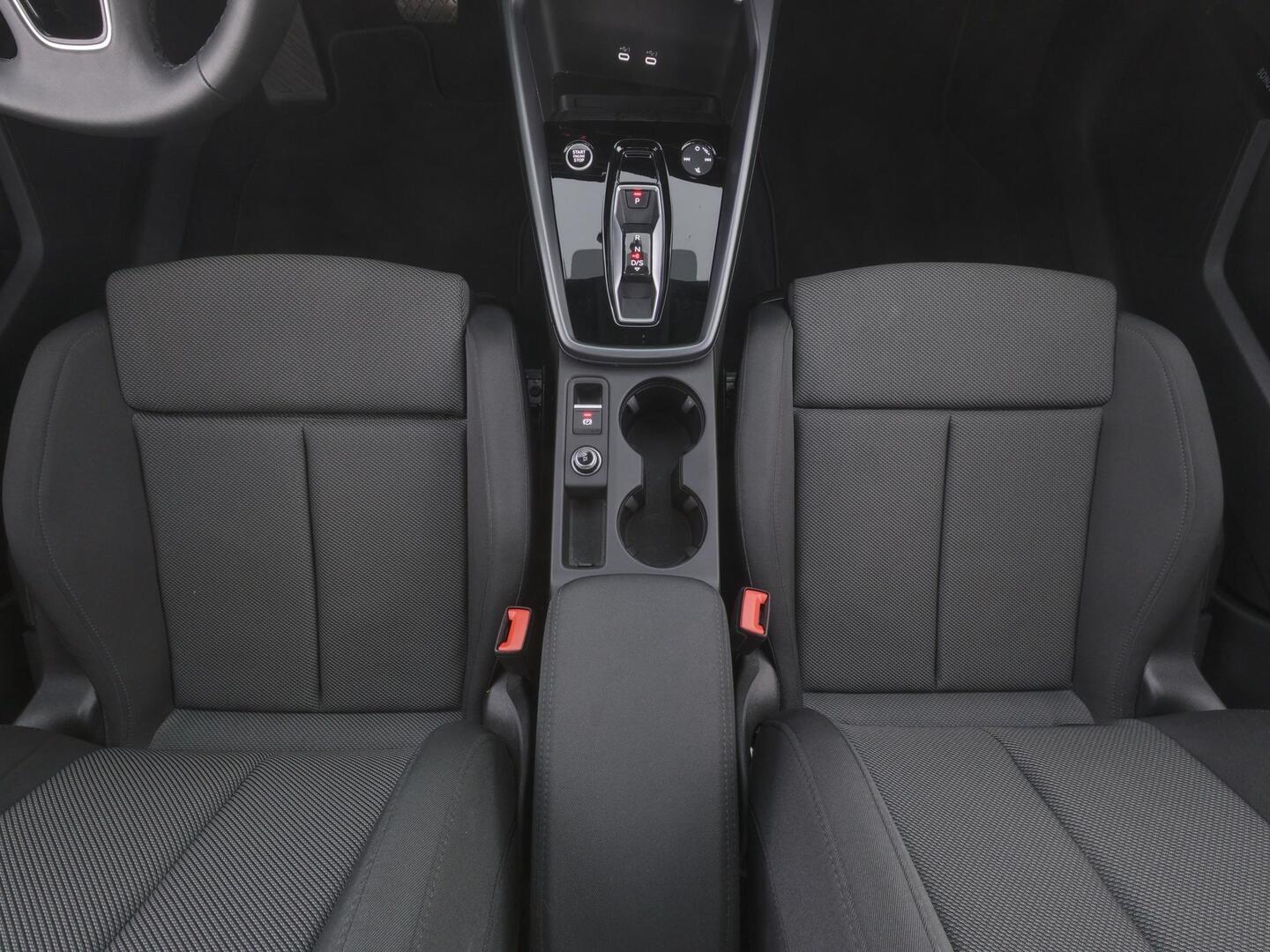 AUDI A3 2025